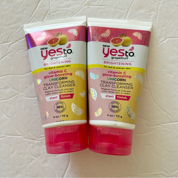 Yes To Grapefruit Vitamin C Glow Boosting Unicorn Clay Cleanser 4oz Lot of 2 NEW - Picture 1 of 7
